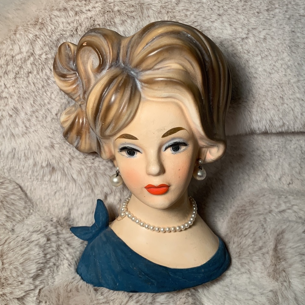 50’s Napcoware vintage headvase glamour dark blonde pearls, approx 9” tall